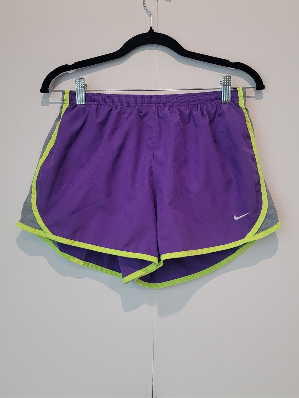 Nike Dri-FIT Women’s XL Purple Tempo Running Shorts Neon Trim Built-In Brief